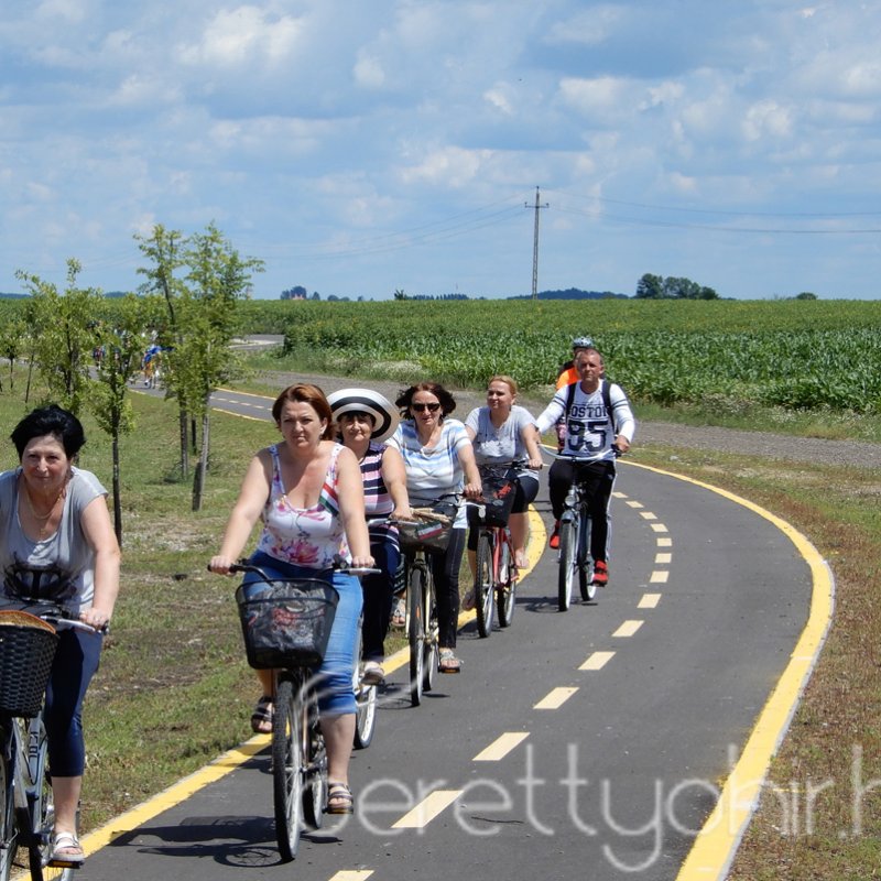Átadták a Berettyóújfalu-Tépe kerékpárutat 23